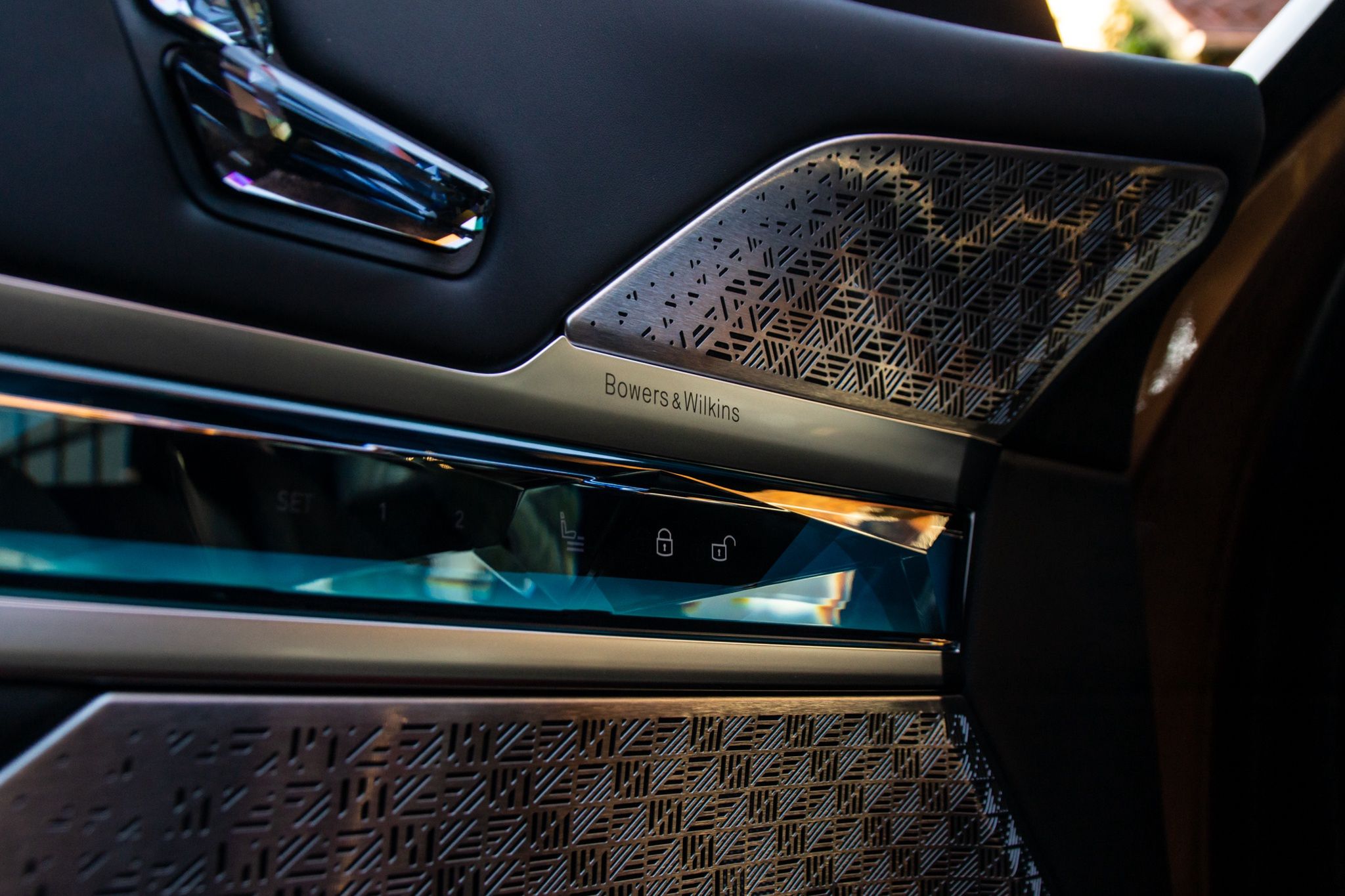 BMW i7 M70