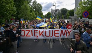 Marsz Wdzięczności Ukraińców przeszedł ulicami Warszawy. "Dziękujemy Polakom" [ZDJĘCIA]