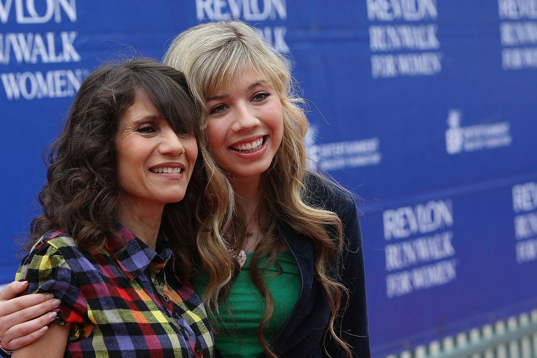 Jennette McCurdy z mamą Debrą na  Revlon Run/Walk for Women w 2009 roku