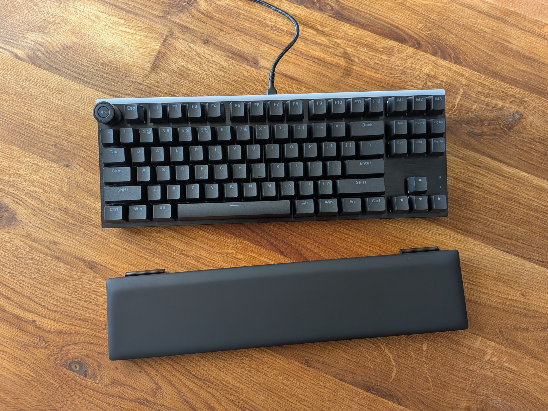 be quiet! Light Mount TKL