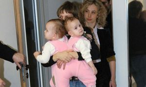 Operację opłacił szejk. Jak dziś wyglądają bliźniaczki syjamskie?