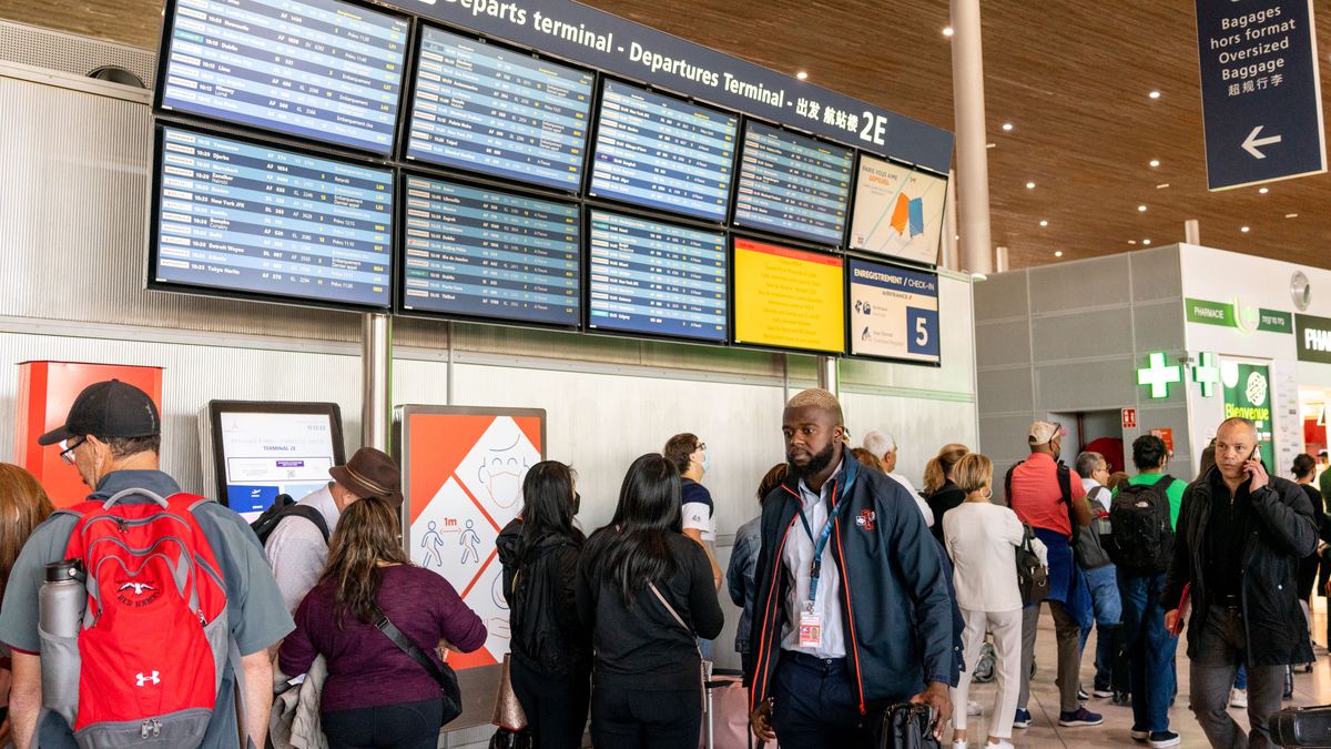 Na paryskim lotnisku strajk kontrolerów lotów sparaliżował ruch 