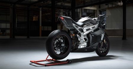 Triumph TE-1 zakończył testy. Elektryczny model gotowy do debiutu