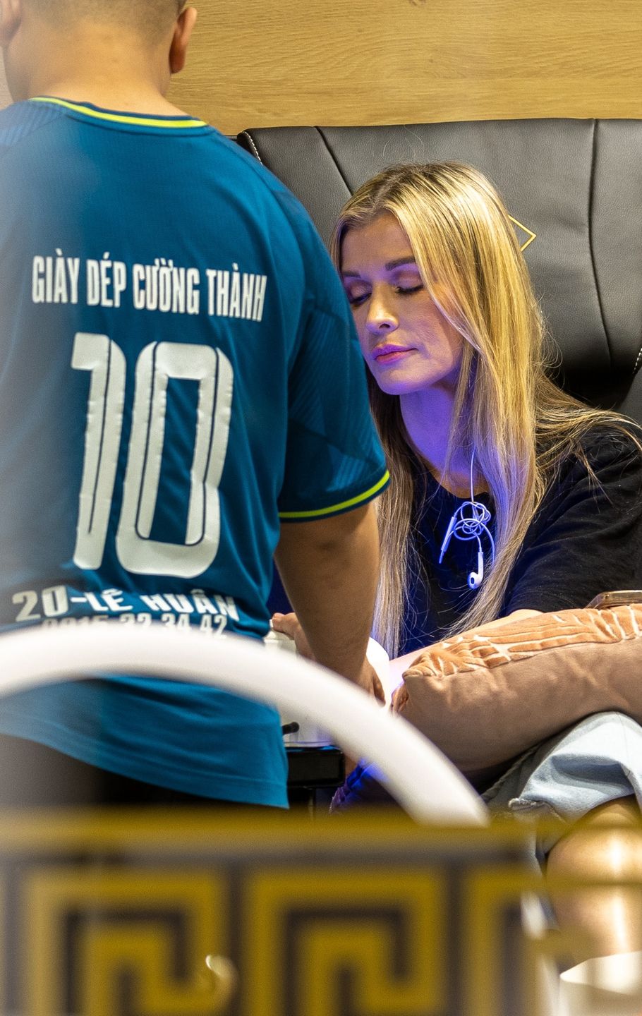 Joanna Krupa na manicure i pedicure