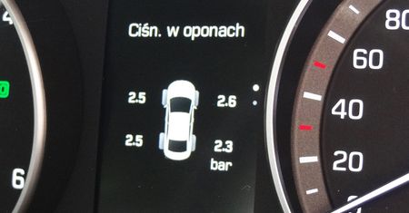 Jak działają czujniki ciśnienia w oponach (TPMS) i który system jest lepszy?