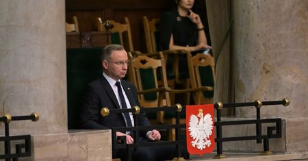 Przysposabianie dzieci przez pary jednopłciowe? Zdecydowana reakcja Dudy