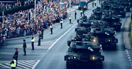Warszawa: Pokaz siły Wojska Polskiego. Już jutro defilada z okazji Święta Wojska Polskiego