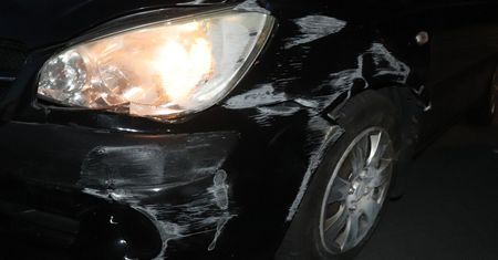 41-latek wjechał w budynek. Gorzej nie mógł trafić