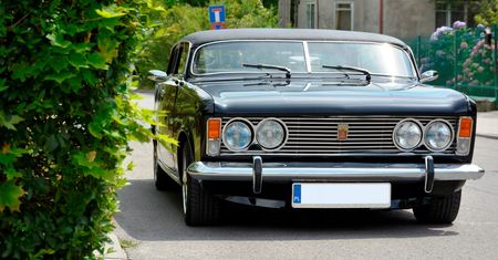 Fiat 125p jak od amerykańskiego tunera. Szalony projekt trafił na sprzedaż