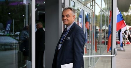 Pawlak dla money.pl: Polska jest kilka lat za Węgrami. Powielamy ich rozwiązania
