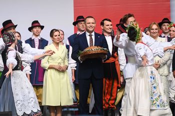 Dożynki u Nawrockich. Prezydent pokazał, jak się bawili