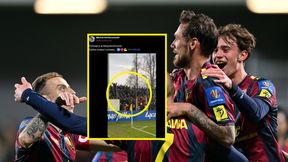 Nie ma sektora gości, ale fani Pogoni oglądali mecz. Tak to rozegrali