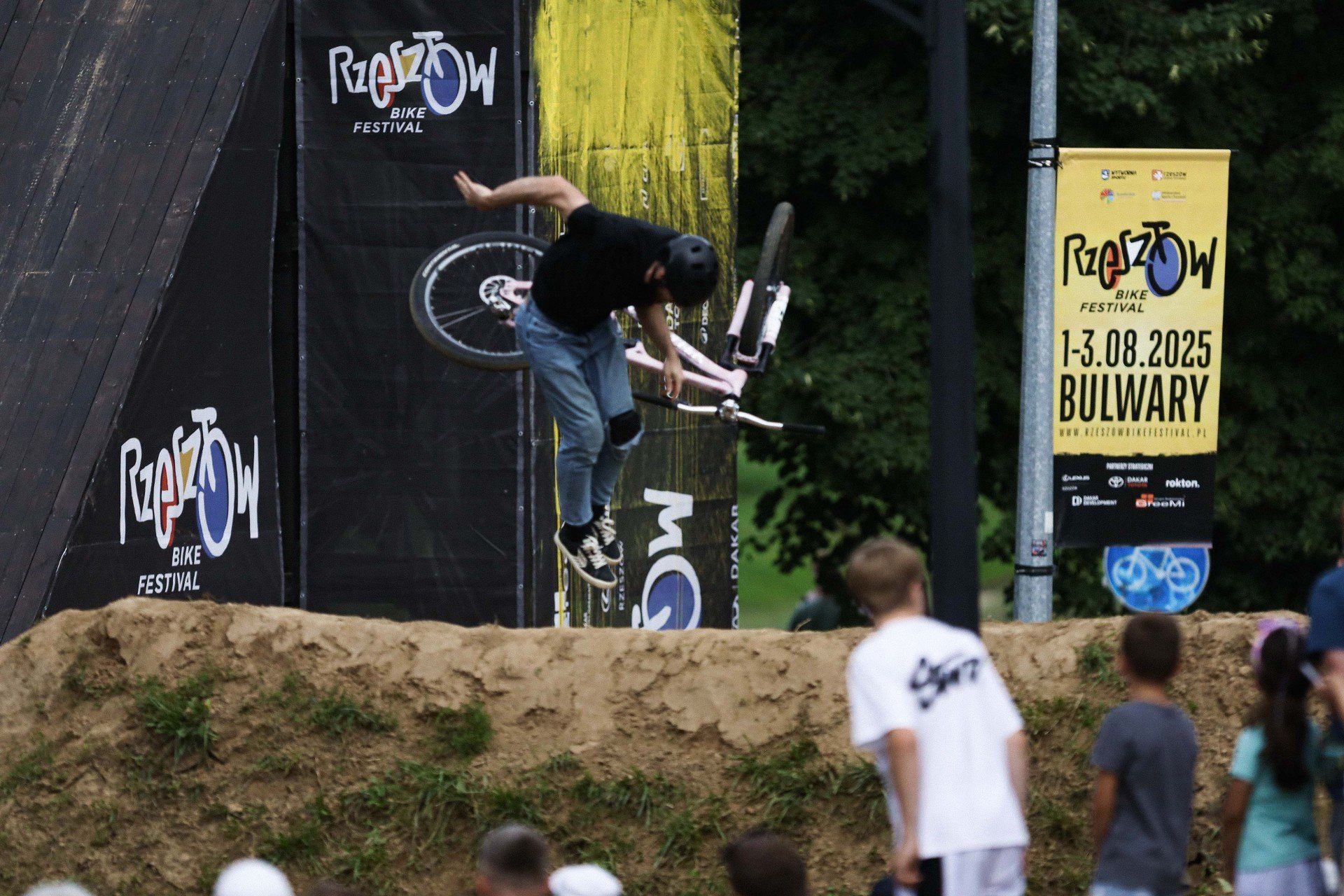 Zawody Dirt Jumping podczas Rzeszów Bike Festival 2025