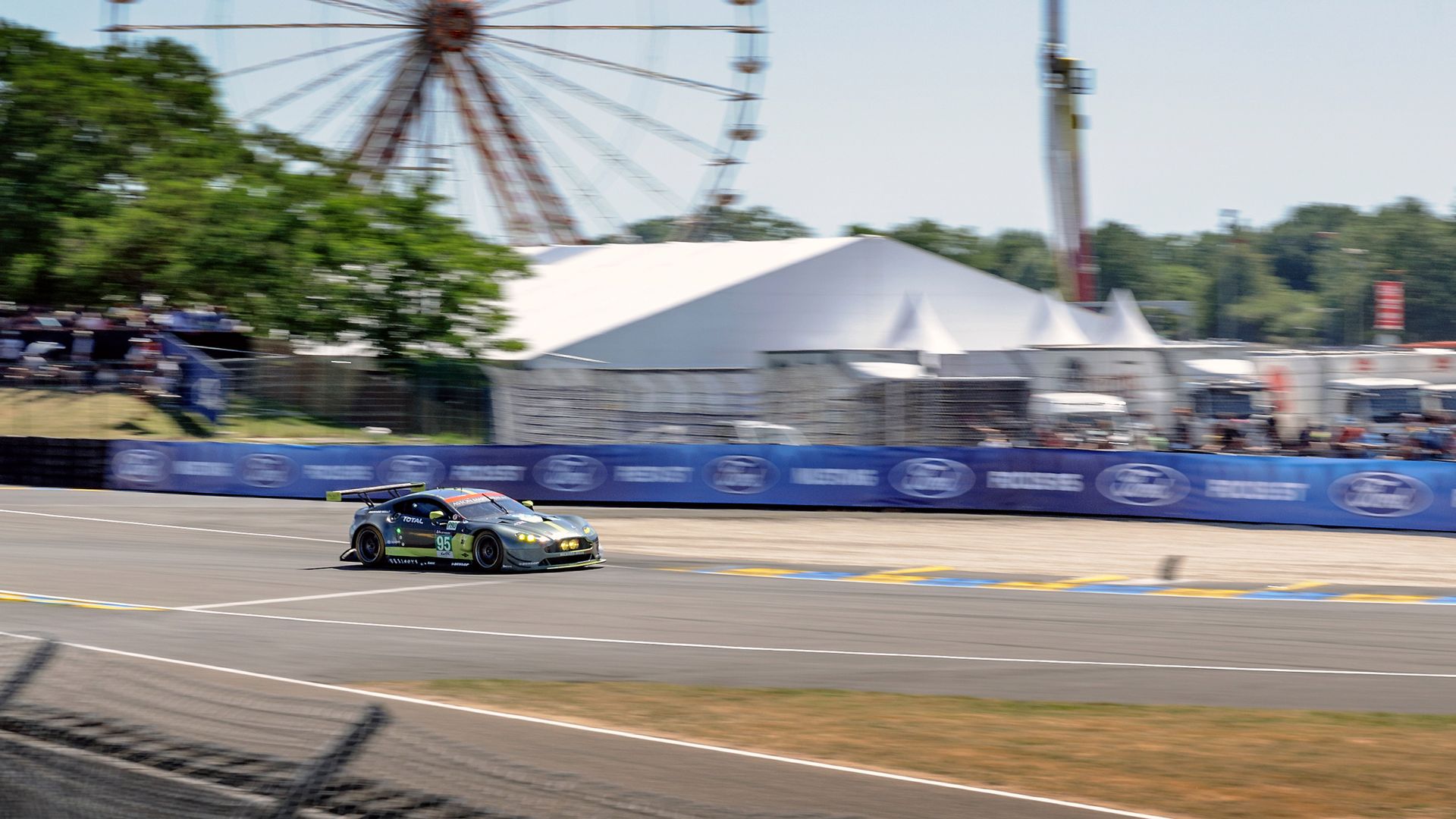 Aston Martin Vantage GTE