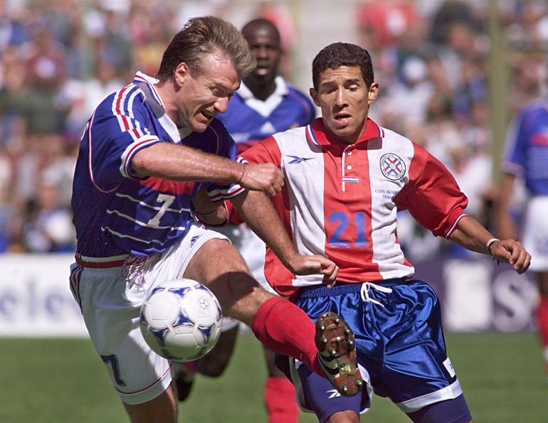 Didier Deschamps (z lewej) podczas meczu 1/8 finału z Paragwajem