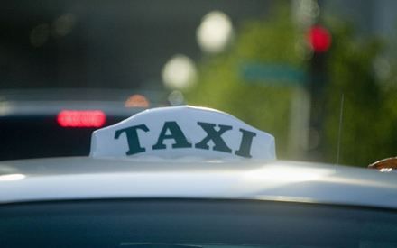 Taksówkarz zarabia średnio 4 tys. zł