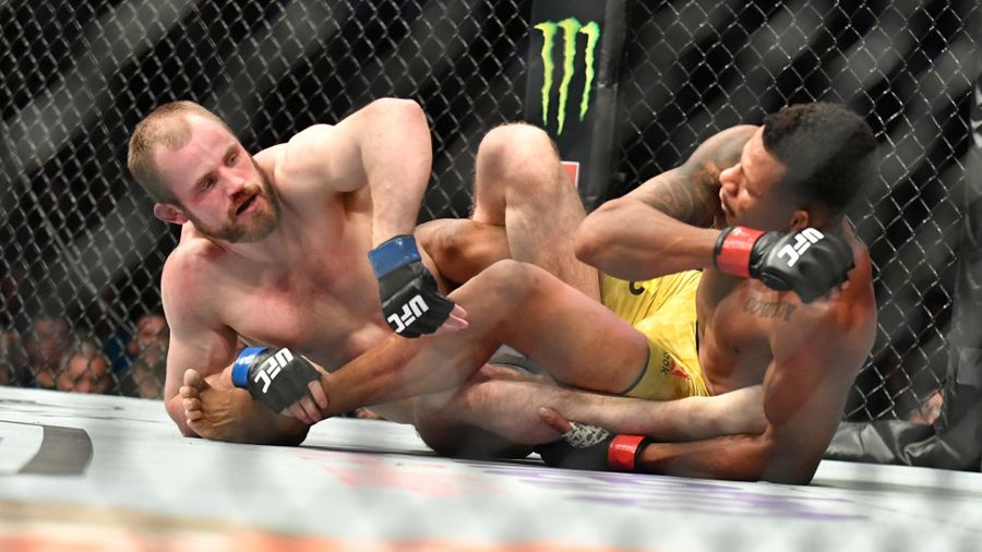 Newspix / Igor Vidyashev/ZUMA / Na zdjęciu: pojedynek Gunnar Nelson - Alex Oliveira