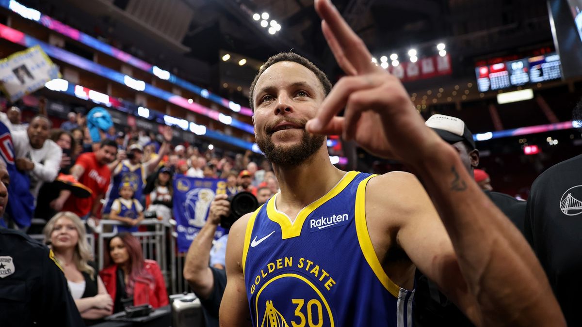 Getty Images / Tim Warner / Na zdjęciu: Stephen Curry.