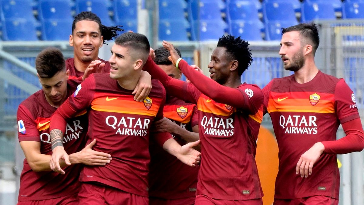 PAP/EPA / ANSA/CLAUDIO PERI / Na zdjęciu: piłkarze AS Roma