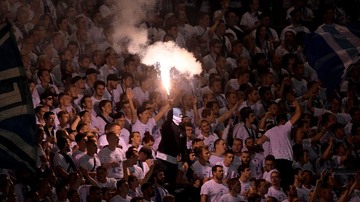 PAP/EPA / CLEMENS BILAN / Na zdjęciu: kibice Herthy Berlin