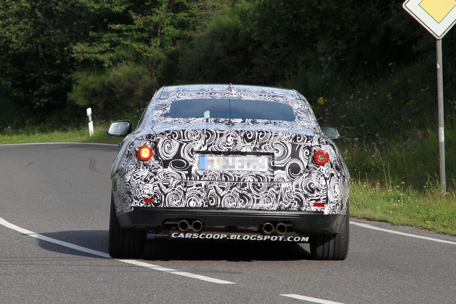 2013/2014 BMW M3 Coupe/M4 - zdjęcie szpiegowskie (źródło: Carscoop)