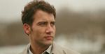Clive Owen i Juliette Binoche w wojnie na słowa i obrazy