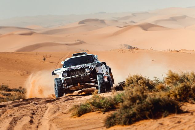 Przygoński spróbuje podbić Dakar nową "bronią"