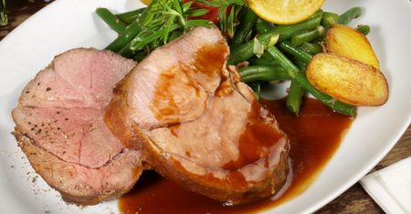 Nie schab i nie biała kiełbasa. Nasi sąsiedzi podają inne mięso na wielkanocny stół