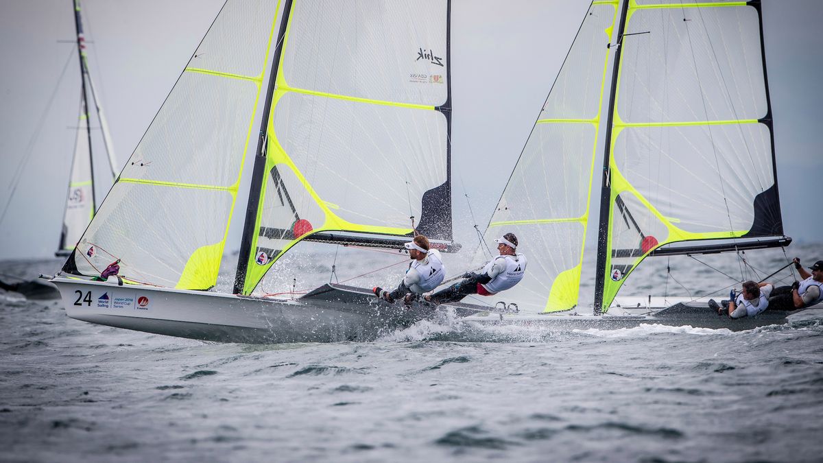 Materiały prasowe / Sailing Energy / World Sailing / Na zdjęciu: Łukasz Przybytek i Paweł Kołodziński na jachcie olimpijskiej klasy 49er