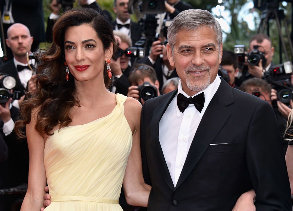 George Clooney i jego żona Amal przyjęli uchodźcę. Na tym ich pomoc potrzebującym się nie kończy