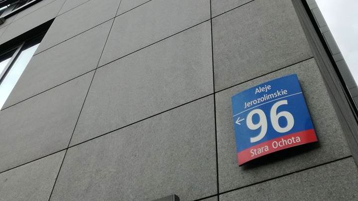 Pod adresem Aleje Jerozolimskie 96 siedzibę ma kilkadziesiąt firm, ale nie modimoda