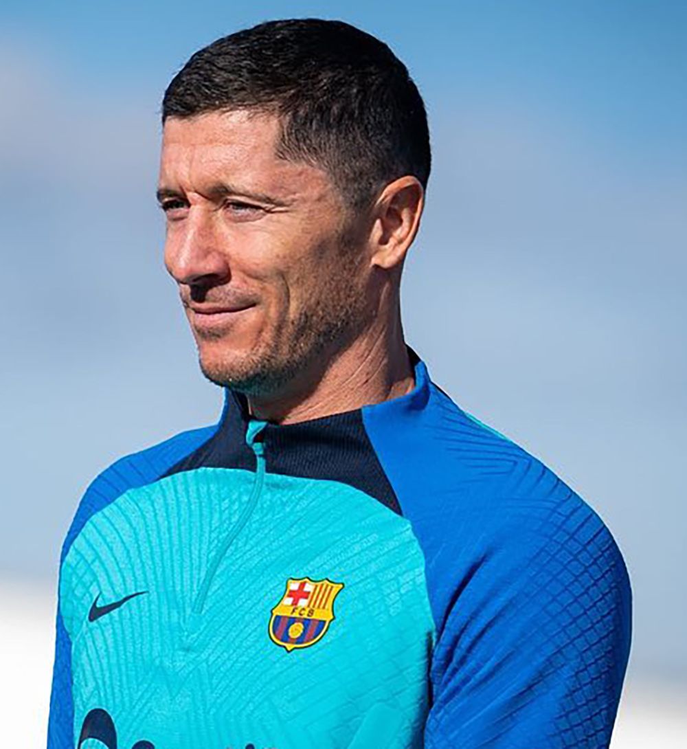 Robert Lewandowski w krótkich włosach