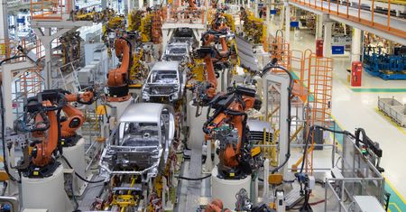 Niemieckiej gospodarce brakuje tlenu. Spada produkcja. Półprzewodniki podtapiają branżę motoryzacyjną