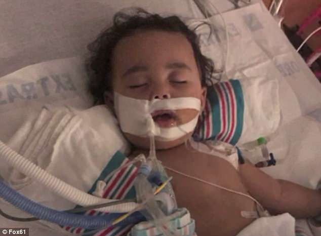 Chłopiec połknął baterię. Jego rodzice ostrzegają przed niebezpieczeństwem