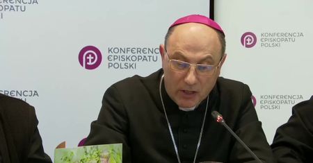 Prymas: Zespół specjalistów będzie badał sprawy wykorzystywania seksualnego małoletnich w całej Polsce