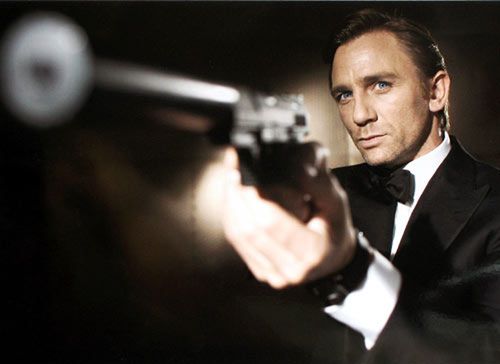 Kto chce polizać Bonda?