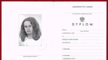 Dyplom wygląda bardzo wiarygodnie, wystarczy
tylko wpisać swoje dane i wybrany kierunek studiów
