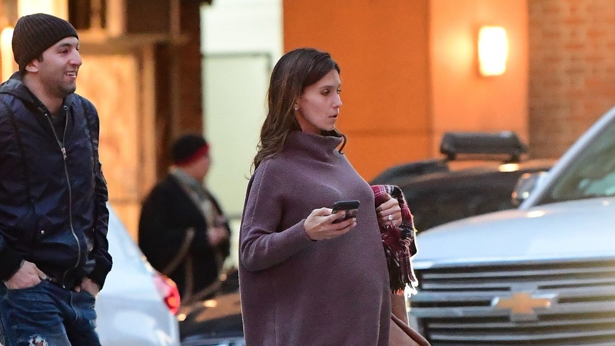 Ubrania MISBHV są cenione na świecie. Na zdjęciu: Hilaria Baldwin