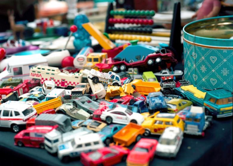 Sami konsumenci, kupując zabawkę dla dziecka, powinni zwracać uwagę na to, czy ma ona odpowiednie atesty i oznakowania