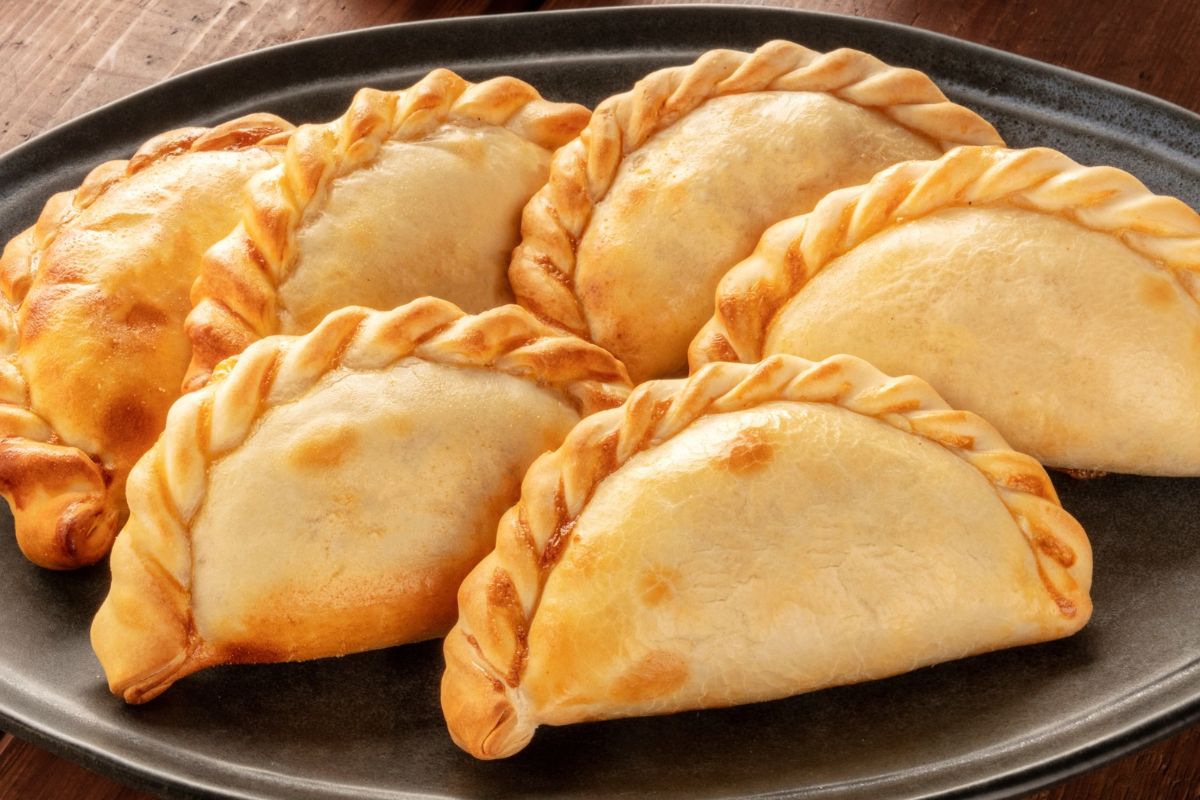 Wszyscy zachwycają się włoskimi calzone. Zapominają, że w Polsce mamy jeszcze lepszy przysmak