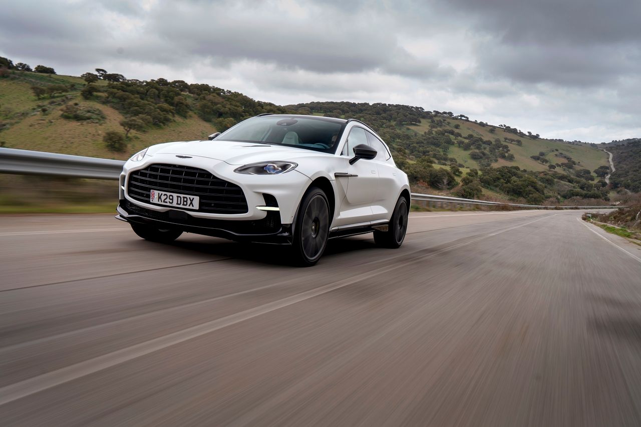 Aston Martin DBX707 (2022)