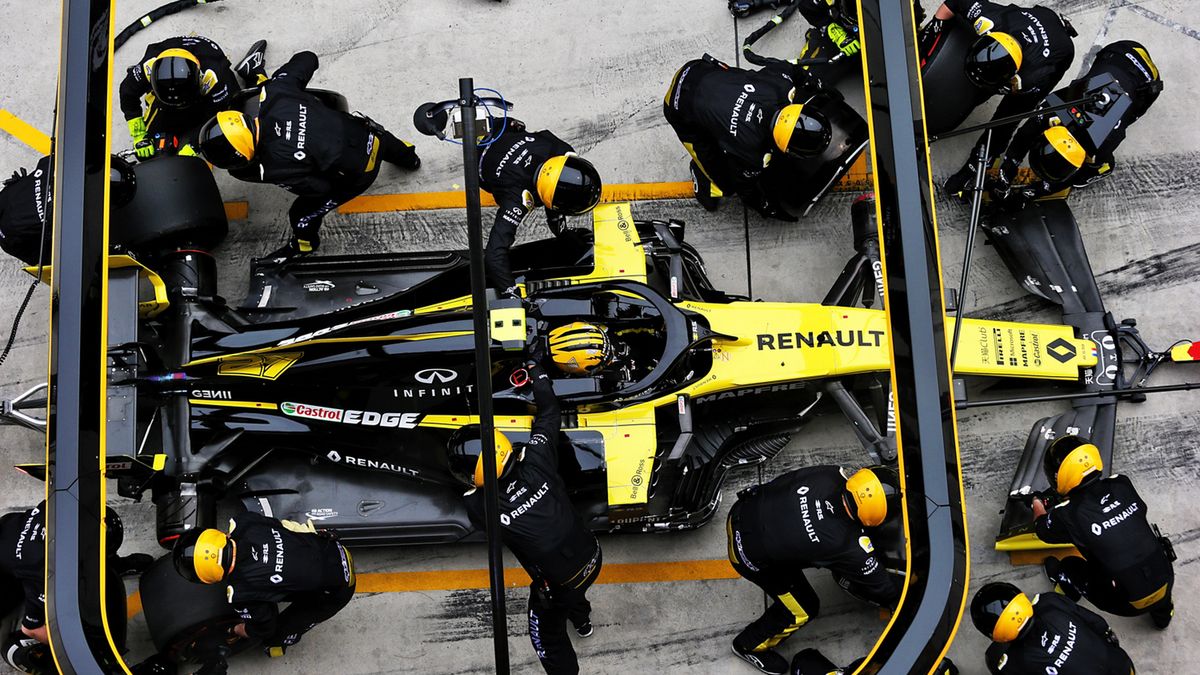 Nico Hulkenberg podczas pit-stopu