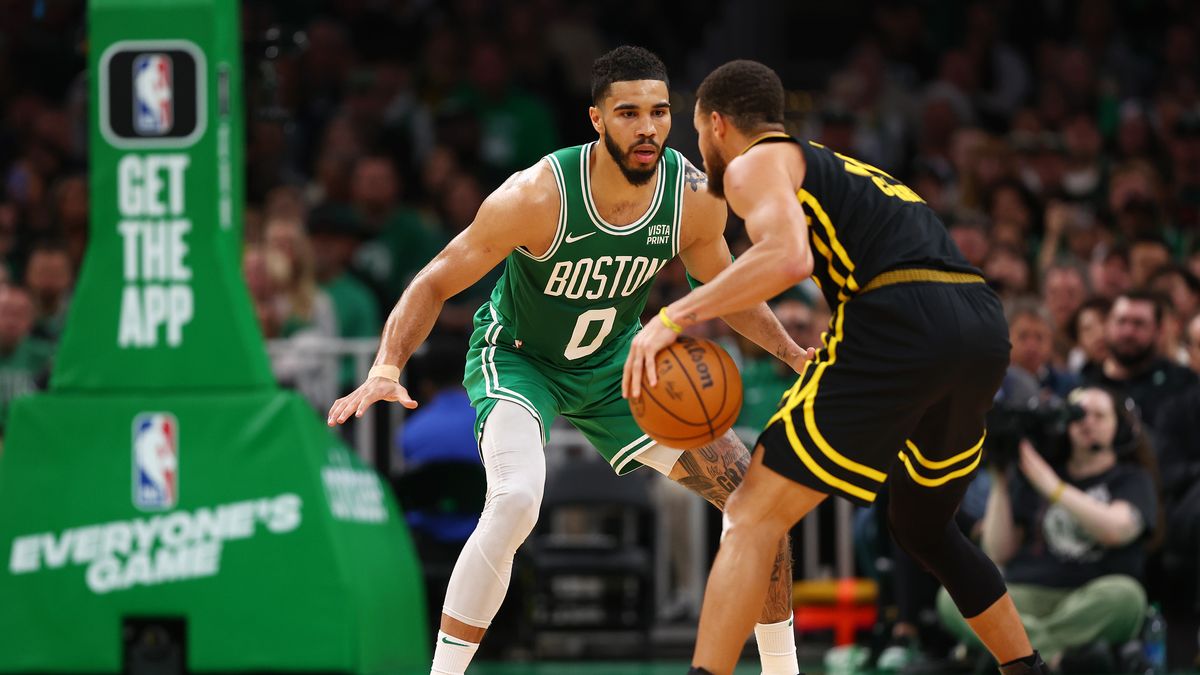 Getty Images / Maddie Meyer / Jayson Tatum i Stephen Curry