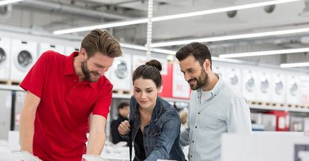 Para zainfekowała komputery w Media Markt. Wykorzystała je do kopania kryptowalut