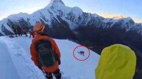 Tragedia na szczycie. Odwiązał linę, by... zrobić zdjęcia