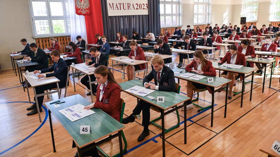 Sztuczna inteligencja napisała rozprawki z języka polskiego