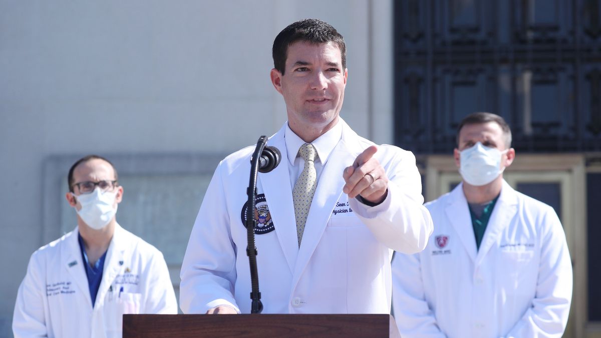 Dr Sean Conley jest lekarzem Donalda Trumpa