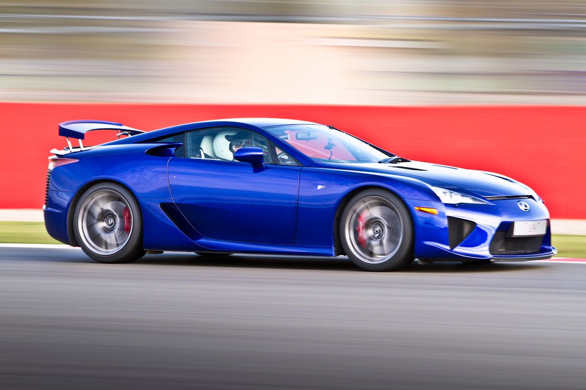 Lexus LFA w Silverstone - konkurs Facebook