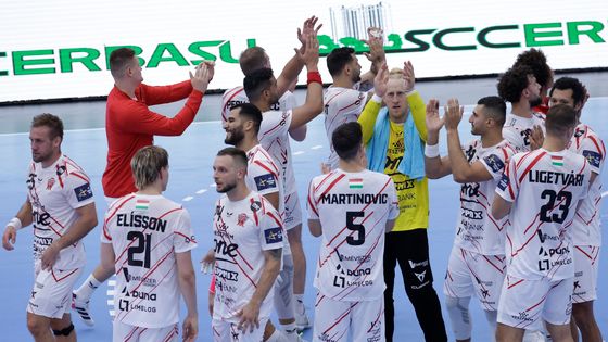 Bez niespodzianek w Lidze Mistrzów piłkarzy ręcznych, choć gigant miał trudności