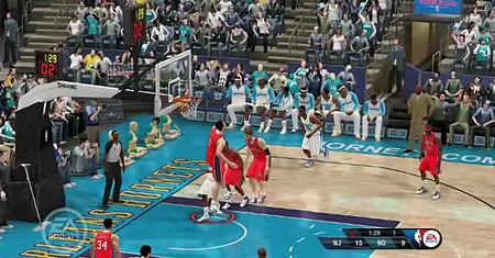 Kozłowanie między nogami w NBA Live 10 wygląda tak: